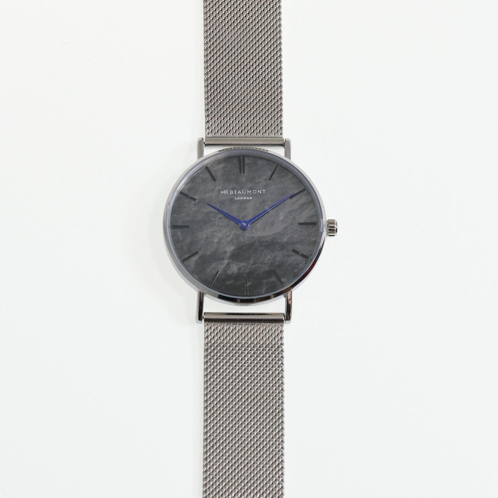 Have a better track of time and improve your look with Mr Beaumont Mens Watch – Carbonised MB1805.3, this classic mens watch consists of a metallic silver case, a striking carbonised dial and silver details - all complemented by a silver stainless steel mesh band.
