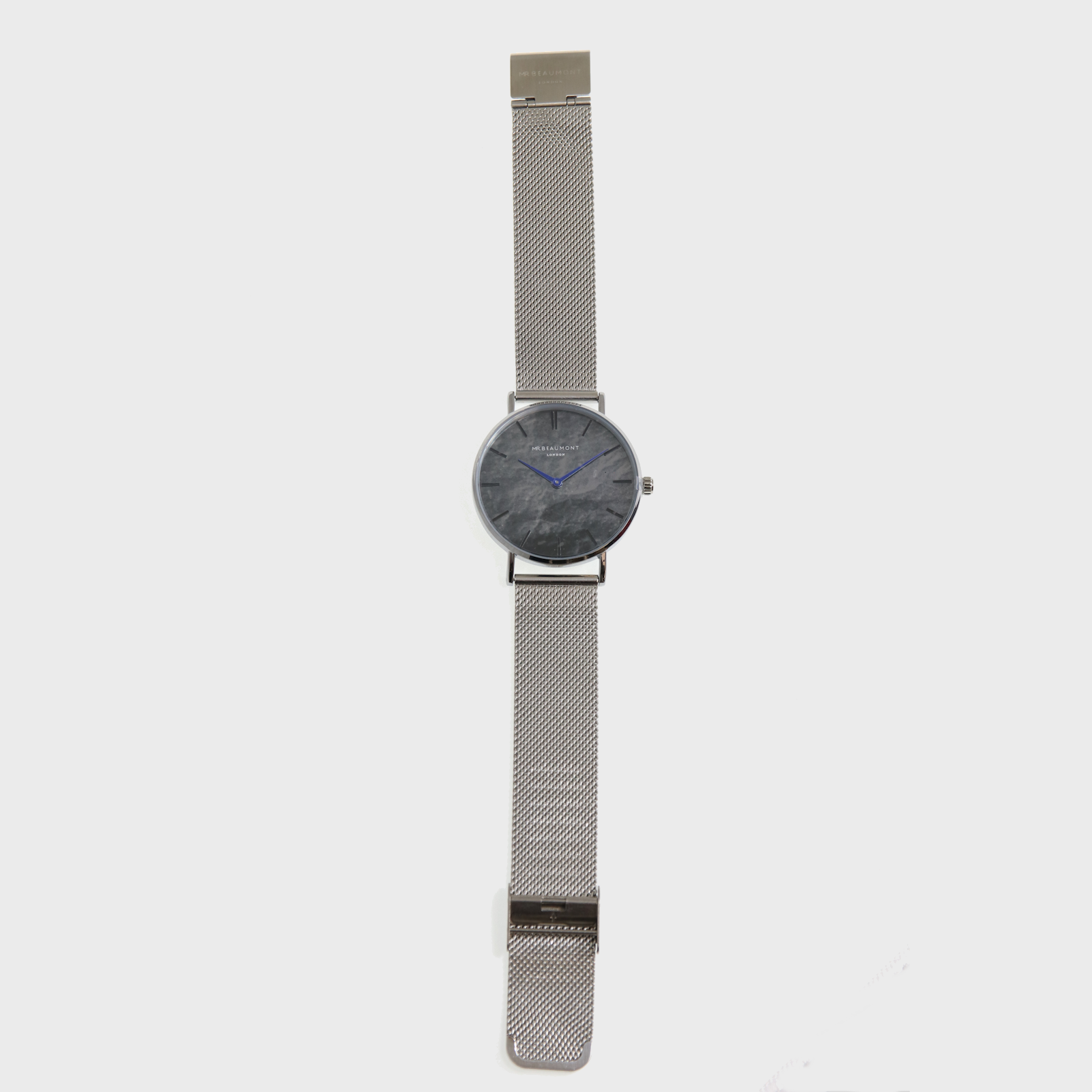 Have a better track of time and improve your look with Mr Beaumont Mens Watch – Carbonised MB1805.3, this classic mens watch consists of a metallic silver case, a striking carbonised dial and silver details - all complemented by a silver stainless steel mesh band.