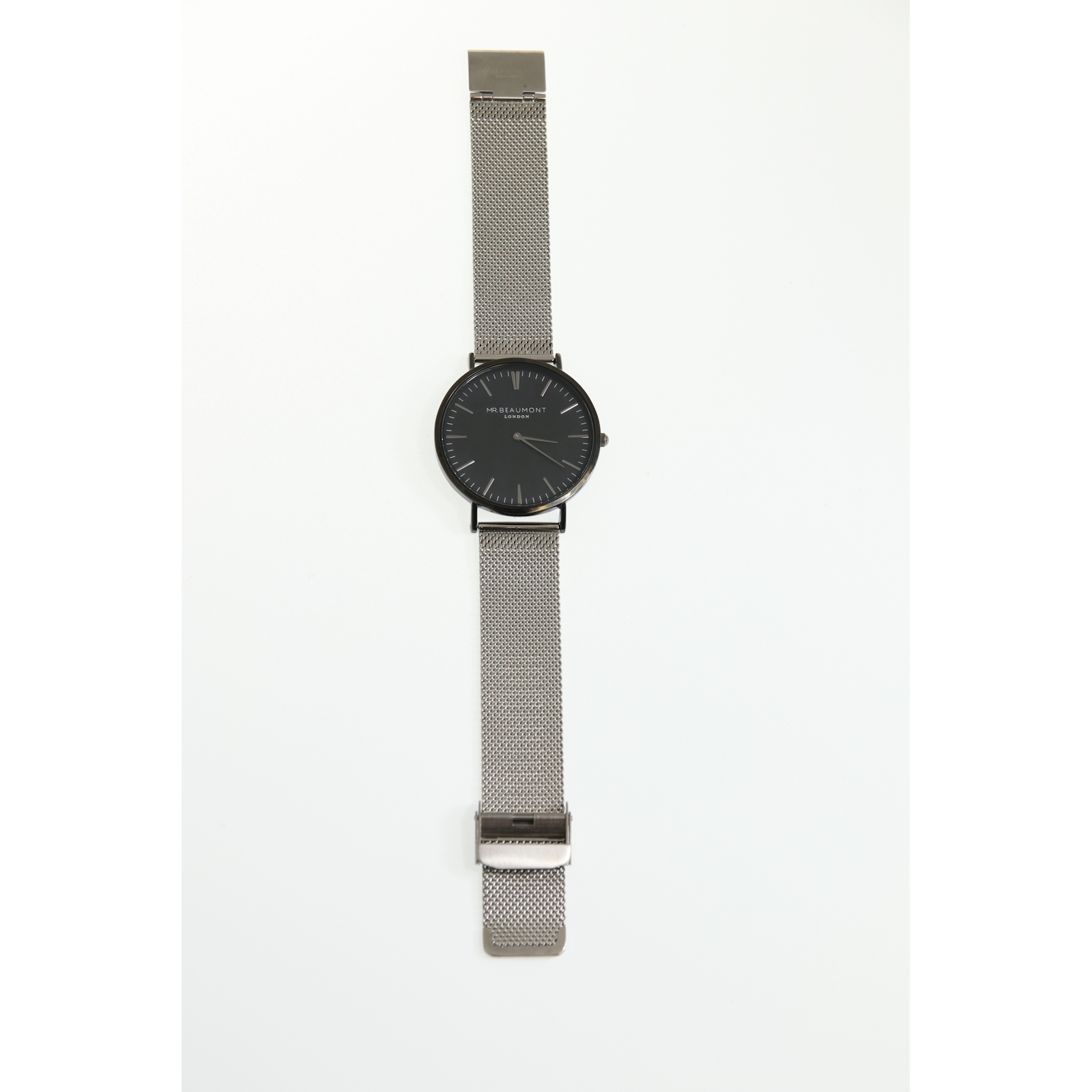 Make yourself visible with a timeless piece like our new Mr Beaumont Mens Watch – Black Case Mesh Silver MB1802.1, featuring an accurate quartz mechanism within a high quality 316L stainless steel case in silver, a black face with metallic silver details and a quick release stainless steel mesh strap in silver