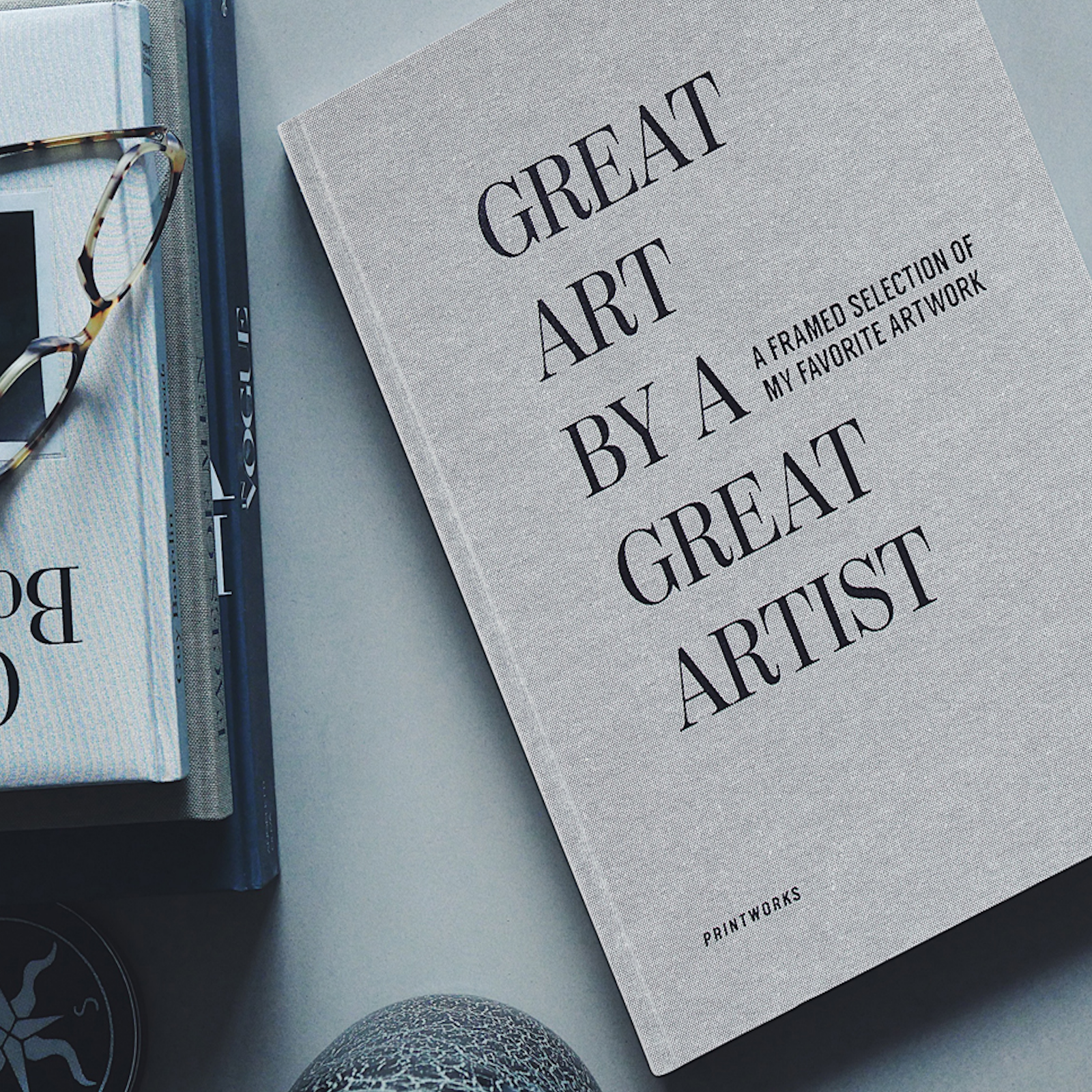 Frame Book - Great Art (Grey) Keep your masterpieces close Great coffee table decoration